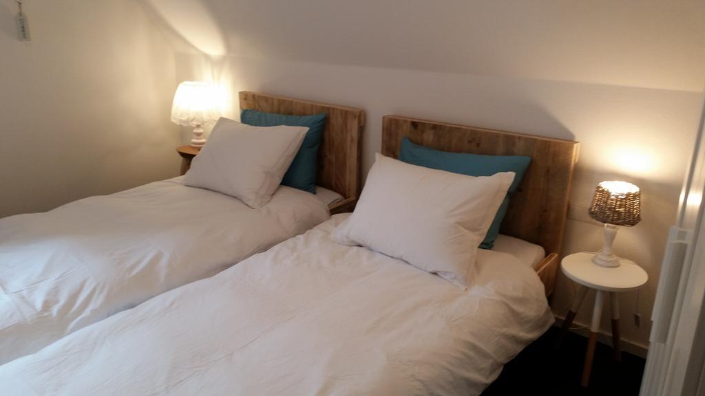 Oekepoek Down Town Bed and Breakfast Ενσκέντε Δωμάτιο φωτογραφία